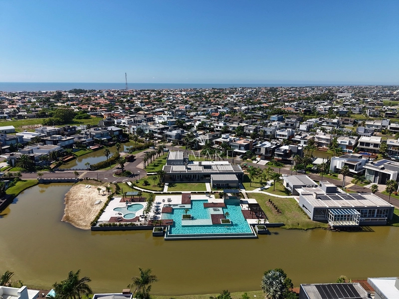 Casa beira lago em Condomínio: 50ª foto da galeria de imagens do imóvel