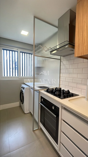 Apartamento de frente duas suítes mobiliado e decorado com infraestrutura no rooftop : 6ª foto da galeria de imagens do imóvel
