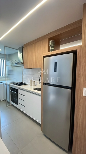 Apartamento de frente duas suítes mobiliado e decorado com infraestrutura no rooftop : 7ª foto da galeria de imagens do imóvel