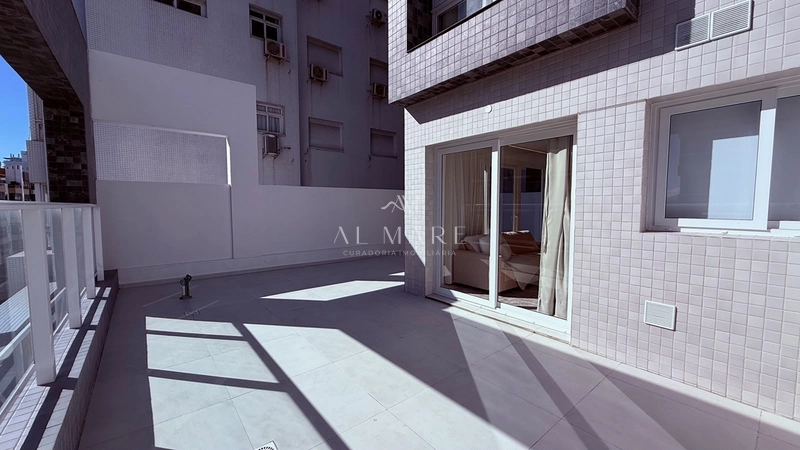 Apartamento com amplo terraço em L: 17ª foto da galeria de imagens do imóvel