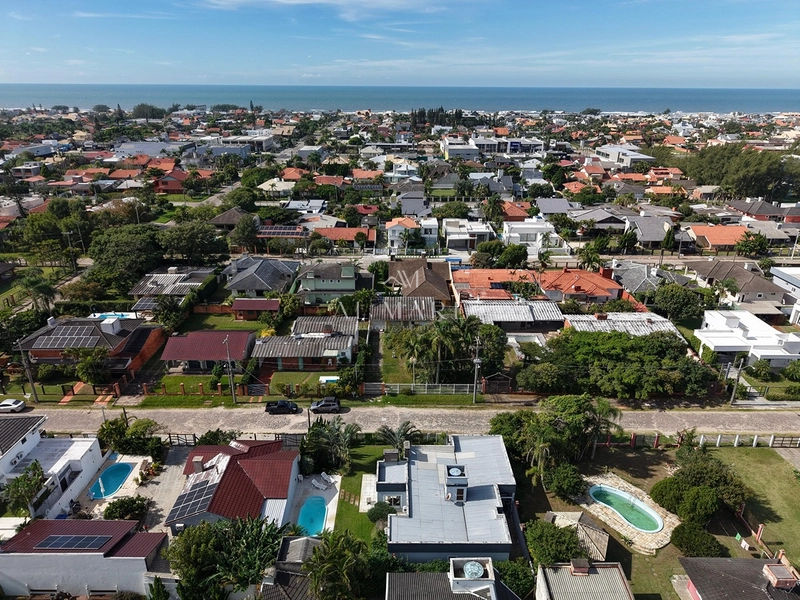Casa térrea mobiliada e decorada com quatro quartos : 3ª foto da galeria de imagens do imóvel