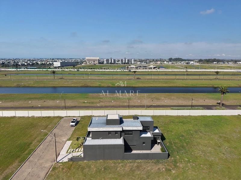 Casa Sobrado : 5ª foto da galeria de imagens do imóvel