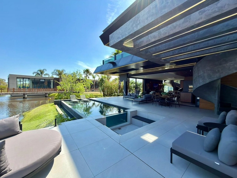 Casa de esquina beira de lago a venda: 12ª foto da galeria de imagens do imóvel