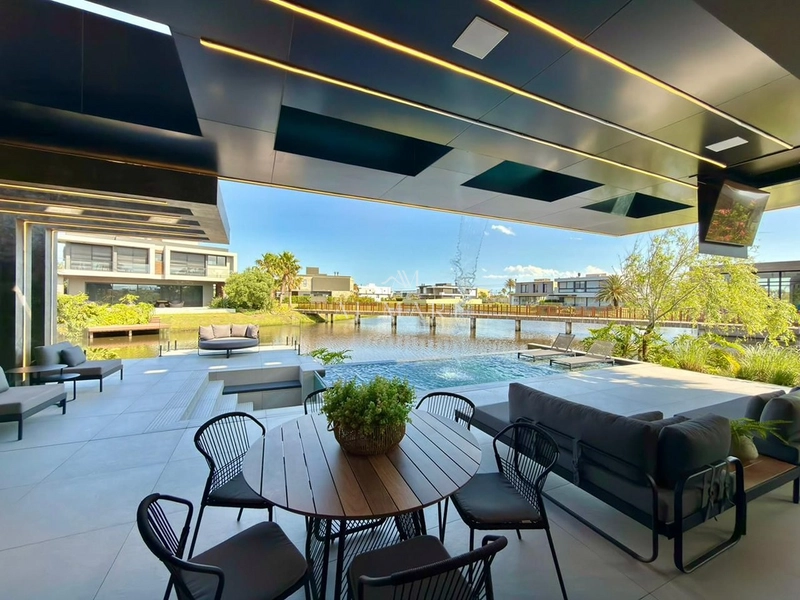 Casa de esquina beira de lago a venda: 6ª foto da galeria de imagens do imóvel