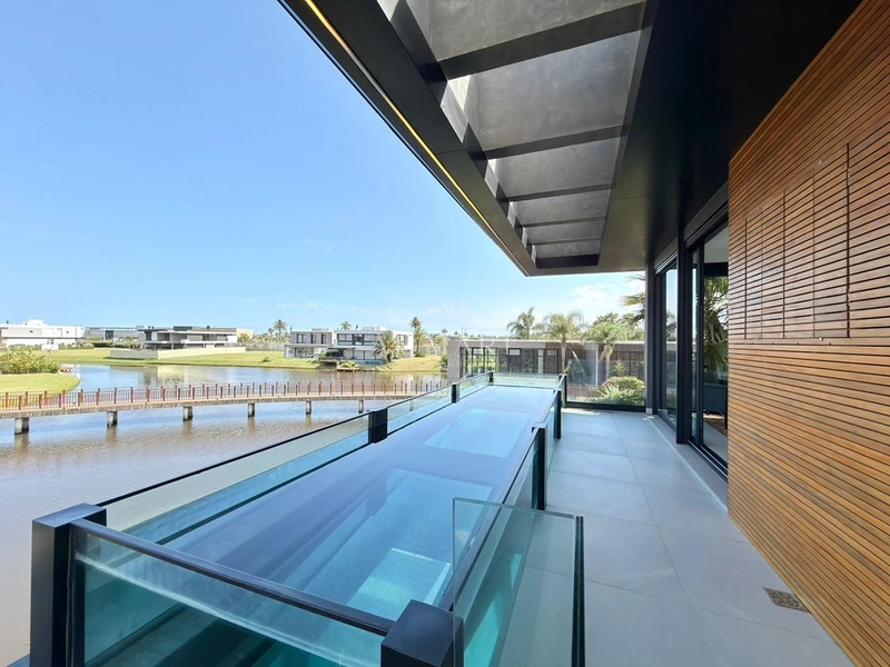 Casa de esquina beira de lago a venda: 17ª foto da galeria de imagens do imóvel