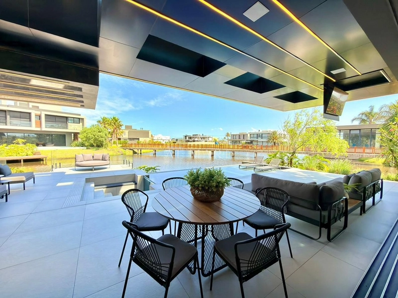 Casa de esquina beira de lago a venda: 22ª foto da galeria de imagens do imóvel