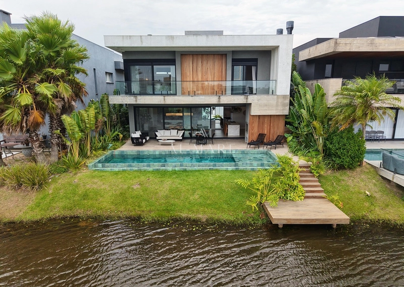 Sobrado Beira Lago: 25ª foto da galeria de imagens do imóvel
