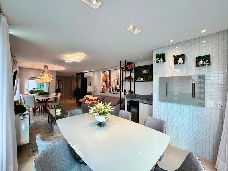 Apartamento finamente mobiliado e decorado: 2ª foto da galeria de imagens do imóvel