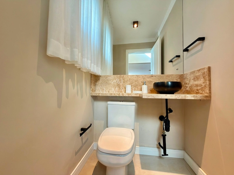 casa em Condomínio com quatro suítes, piso aquecido e fogo de chão: 21ª foto da galeria de imagens do imóvel