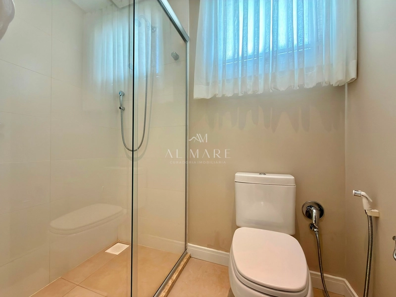 casa em Condomínio com quatro suítes, piso aquecido e fogo de chão: 26ª foto da galeria de imagens do imóvel