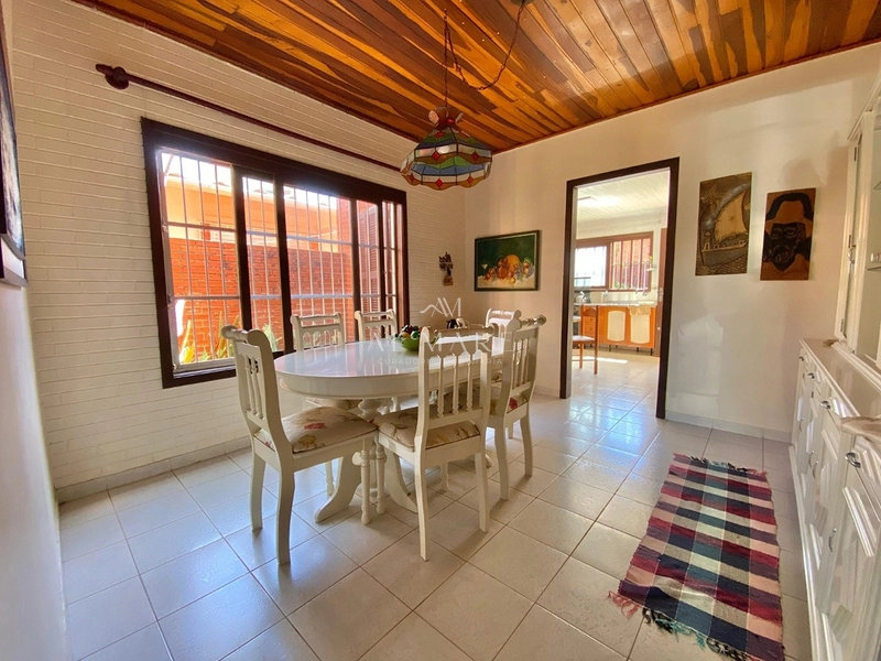 Casa bairro com três dormitórios sendo uma suíte e duas quadras do mar : 5ª foto da galeria de imagens do imóvel