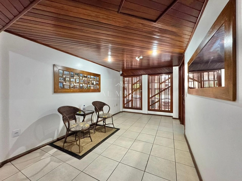 Apartamento de um dormitório mobiliado apenas uma quadra do mar : 5ª foto da galeria de imagens do imóvel
