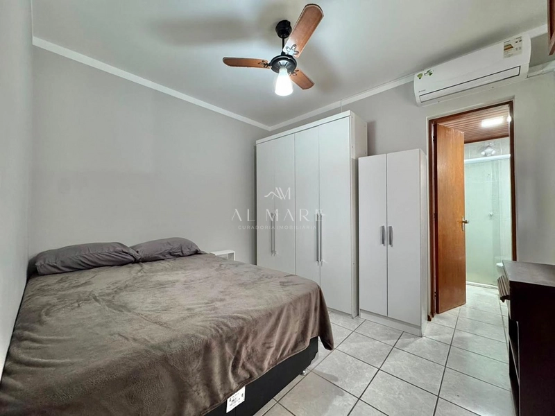 Apartamento de um dormitório mobiliado apenas uma quadra do mar : 9ª foto da galeria de imagens do imóvel