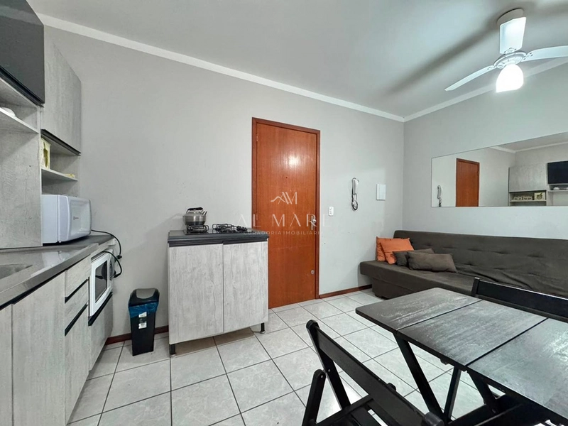 Apartamento de um dormitório mobiliado apenas uma quadra do mar : 8ª foto da galeria de imagens do imóvel