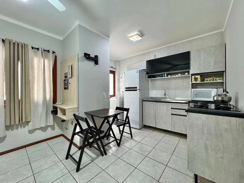 Apartamento de um dormitório mobiliado apenas uma quadra do mar : 11ª foto da galeria de imagens do imóvel