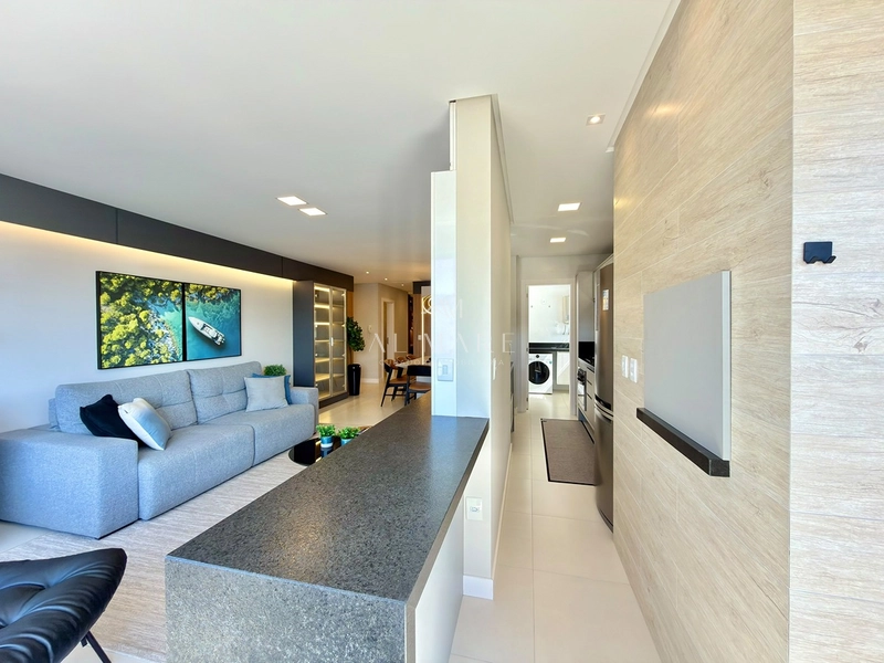APARTAMENTO À VENDA EM CAPÃO DA CANOA! 3 SUÍTES • MOBILIADO E DECORADO • 3 VAGAS: 2ª foto da galeria de imagens do imóvel