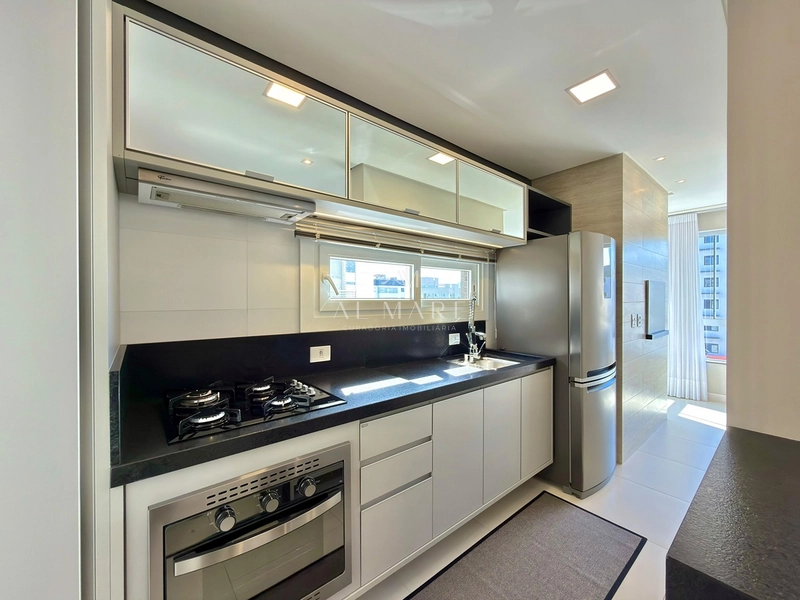 APARTAMENTO À VENDA EM CAPÃO DA CANOA! 3 SUÍTES • MOBILIADO E DECORADO • 3 VAGAS: 5ª foto da galeria de imagens do imóvel