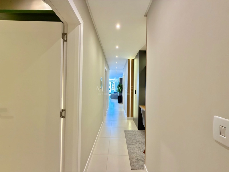 APARTAMENTO À VENDA EM CAPÃO DA CANOA! 3 SUÍTES • MOBILIADO E DECORADO • 3 VAGAS: 14ª foto da galeria de imagens do imóvel
