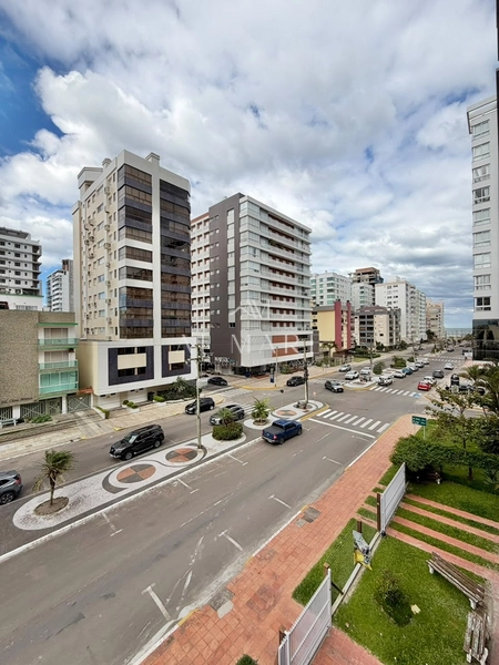 apartamento com sacada de frente mobiliado e decorado vista mar : 4ª foto da galeria de imagens do imóvel