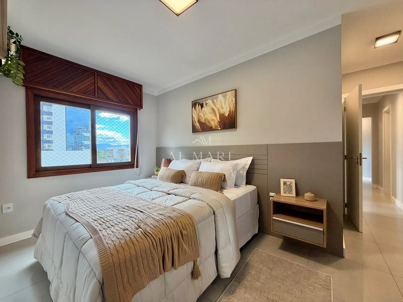 apartamento com sacada de frente mobiliado e decorado vista mar : 3ª foto da galeria de imagens do imóvel