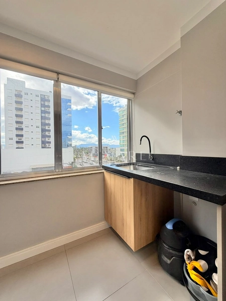 apartamento com sacada de frente mobiliado e decorado vista mar : 9ª foto da galeria de imagens do imóvel