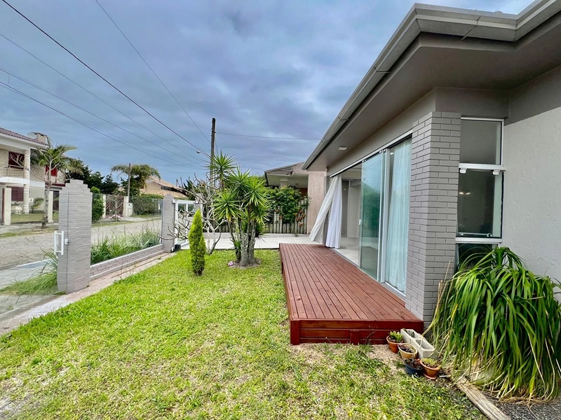 Casa térrea com 3 dormitórios sendo 2 suítes, piscina grande com espaço gourmet com forno de pizza, fogão de rabo e churrasqueira. : 20ª foto da galeria de imagens do imóvel