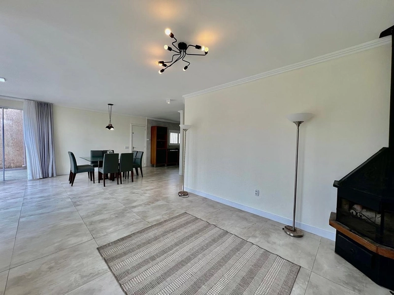 Casa térrea com 3 dormitórios sendo 2 suítes, piscina grande com espaço gourmet com forno de pizza, fogão de rabo e churrasqueira. : 18ª foto da galeria de imagens do imóvel