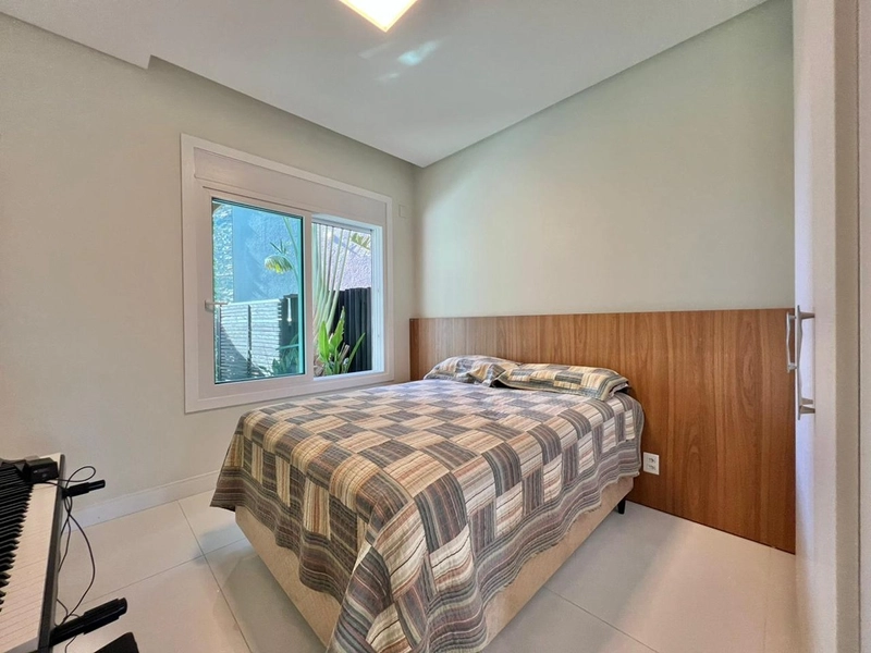 Casa a venda em condomínio Fechado em Xangri-lá. Beira Lago e com 4 suítes individuais. : 23ª foto da galeria de imagens do imóvel