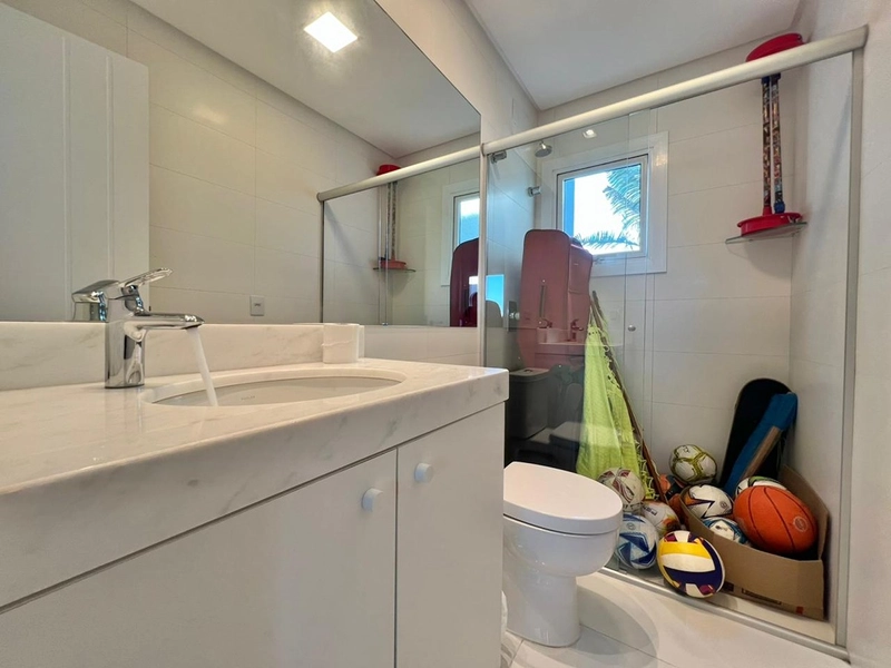 Casa a venda em condomínio Fechado em Xangri-lá. Beira Lago e com 4 suítes individuais. : 30ª foto da galeria de imagens do imóvel