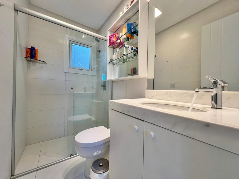 Casa a venda em condomínio Fechado em Xangri-lá. Beira Lago e com 4 suítes individuais. : 24ª foto da galeria de imagens do imóvel