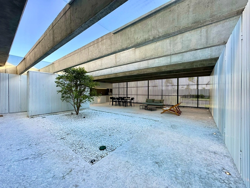 Uma casa única à venda na beira do lago no condomínio Sense! : 7ª foto da galeria de imagens do imóvel