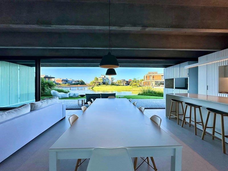 Uma casa única à venda na beira do lago no condomínio Sense! : 20ª foto da galeria de imagens do imóvel