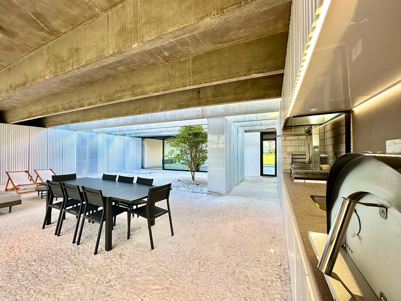 Uma casa única à venda na beira do lago no condomínio Sense! : 8ª foto da galeria de imagens do imóvel