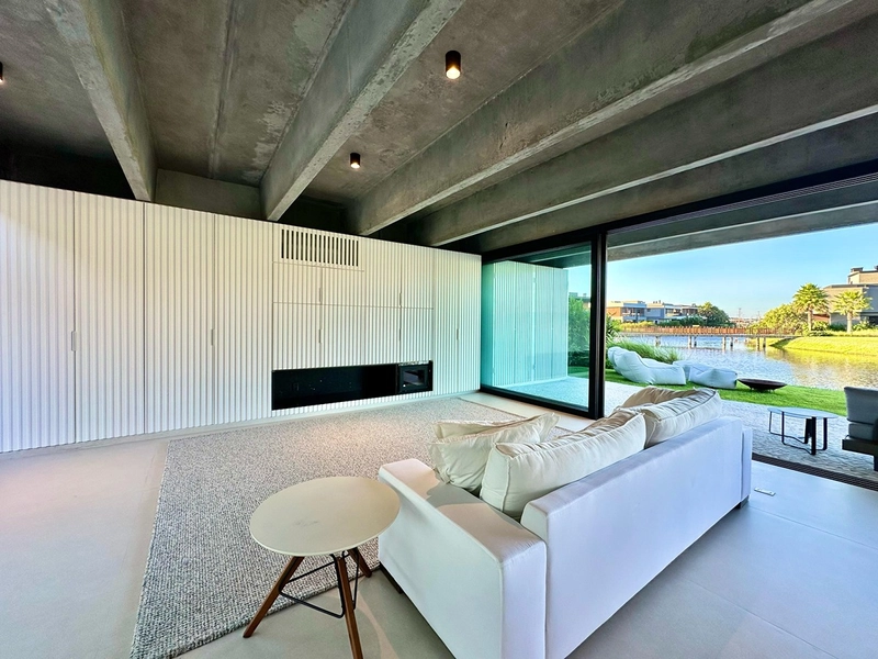 Uma casa única à venda na beira do lago no condomínio Sense! : 17ª foto da galeria de imagens do imóvel