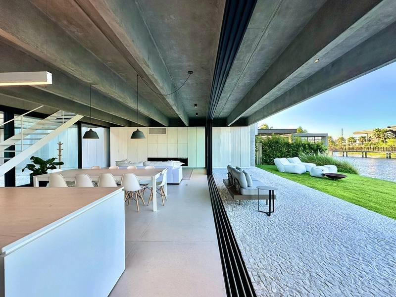 Uma casa única à venda na beira do lago no condomínio Sense! : 18ª foto da galeria de imagens do imóvel