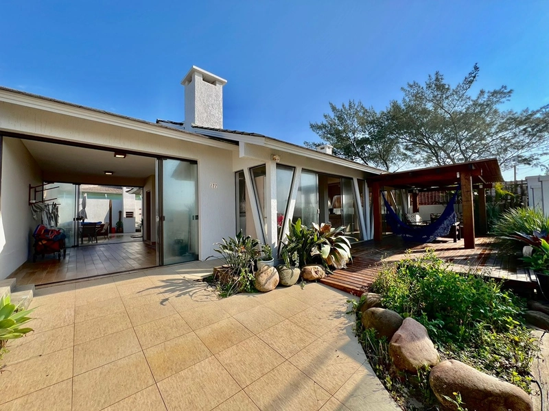 Casa à Venda na praia de Xangri-lá. Seu lugar de descanso na Beira Mar.: 3ª foto da galeria de imagens do imóvel