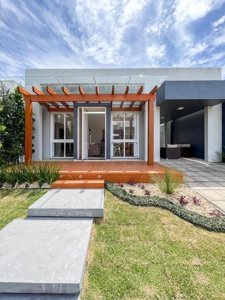Casa em condomínio fechado na praia de Xangri-lá!: 1ª foto da galeria de imagens do imóvel