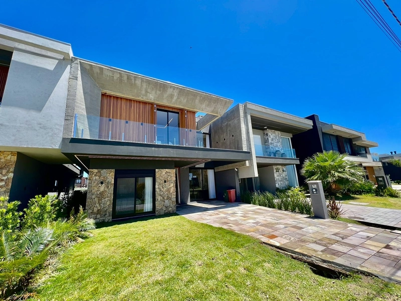 Sobrado incrível, mobiliado e decorado com vista incrível do Lago no Condomínio Sunset em Xangri-lá. : 3ª foto da galeria de imagens do imóvel