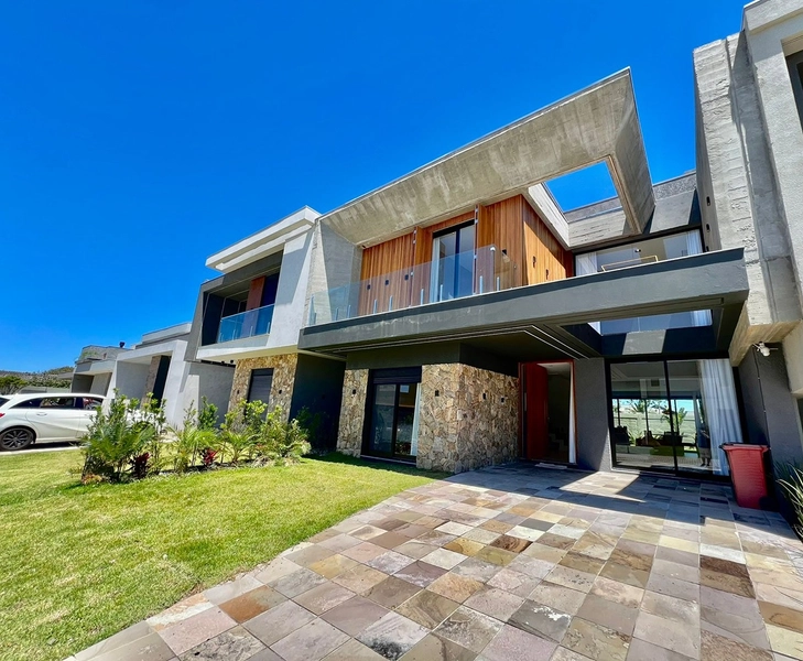 Sobrado incrível, mobiliado e decorado com vista incrível do Lago no Condomínio Sunset em Xangri-lá. : 2ª foto da galeria de imagens do imóvel