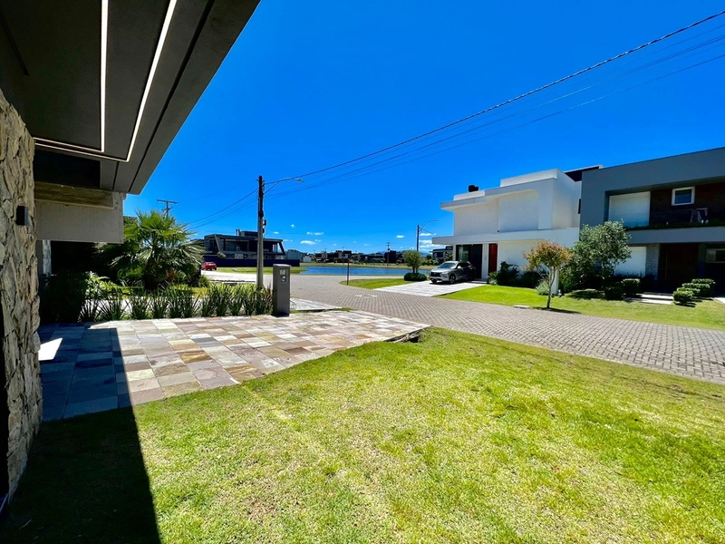 Sobrado incrível, mobiliado e decorado com vista incrível do Lago no Condomínio Sunset em Xangri-lá. : 5ª foto da galeria de imagens do imóvel