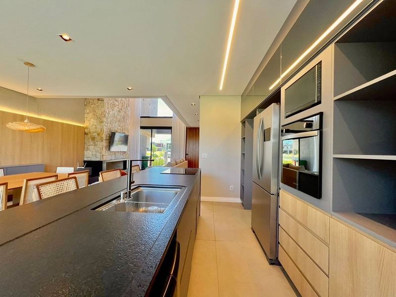 Sobrado incrível, mobiliado e decorado com vista incrível do Lago no Condomínio Sunset em Xangri-lá. : 13ª foto da galeria de imagens do imóvel