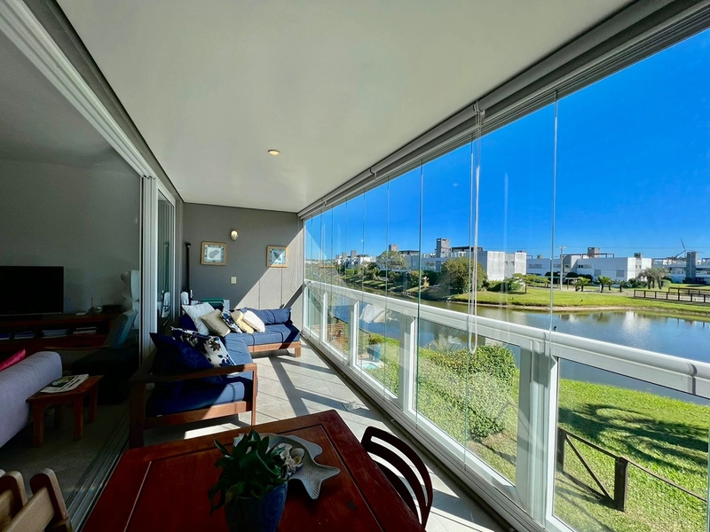 Incrível apartamento de esquina, beira lago no Condomínio Rossi Atlântida! : 1ª foto da galeria de imagens do imóvel