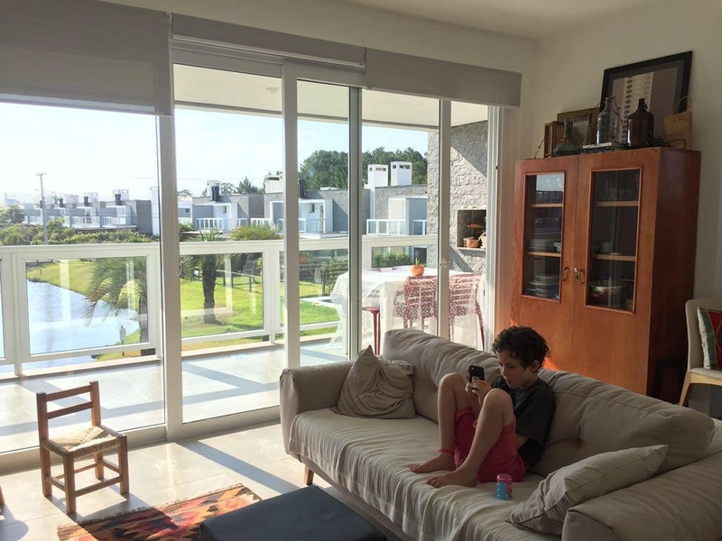 Incrível apartamento de esquina, beira lago no Condomínio Rossi Atlântida! : 4ª foto da galeria de imagens do imóvel
