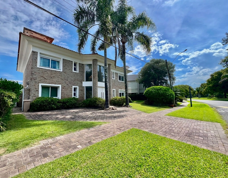 Sobrado beira lago no Condomínio Atlântida Ilhas Park em Atlântida - Xangri-lá!: 4ª foto da galeria de imagens do imóvel