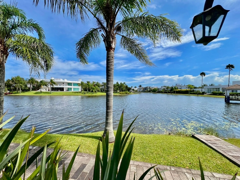 Sobrado beira lago no Condomínio Atlântida Ilhas Park em Atlântida - Xangri-lá!: 17ª foto da galeria de imagens do imóvel
