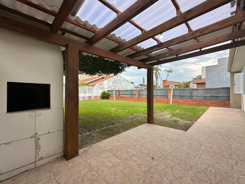 Oportunidade no Centro de Xangri-lá! Casa Térrea com ampla pátio e perto do mar! : 5ª foto da galeria de imagens do imóvel