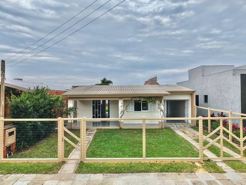 Oportunidade no Centro de Xangri-lá! Casa Térrea com ampla pátio e perto do mar! : 2ª foto da galeria de imagens do imóvel