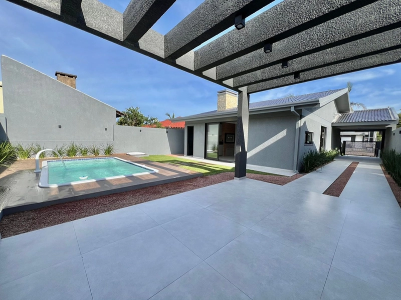 Maravilhosa casa à venda na Praia de Xangri-lá, próximo do mar e dos principais comércios. : 5ª foto da galeria de imagens do imóvel