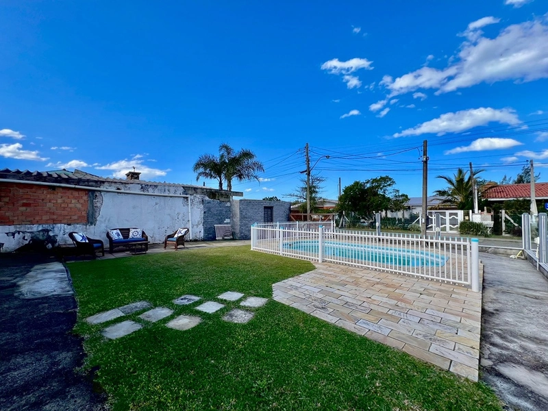 Casa à venda em Xangri-lá, no centro, lado Mar e de esquina com Alameda. Próximo do Mar. : 4ª foto da galeria de imagens do imóvel