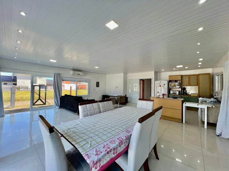 Casa à venda em Xangri-lá, no centro, lado Mar e de esquina com Alameda. Próximo do Mar. : 12ª foto da galeria de imagens do imóvel